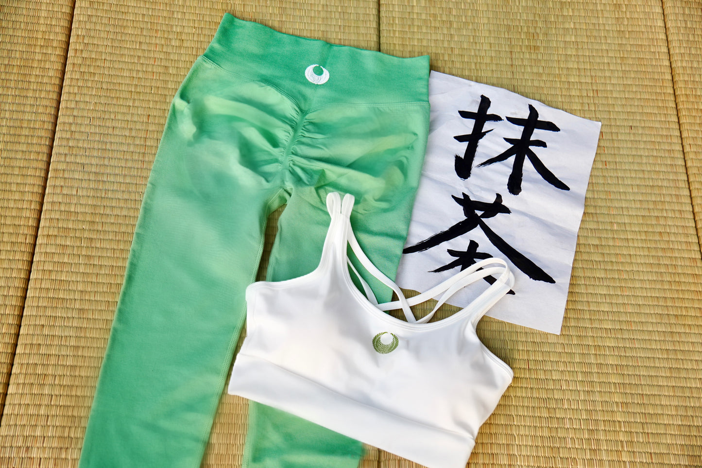 Beautiful  butt leggings long 
(with seamless T back) - 10 colors -