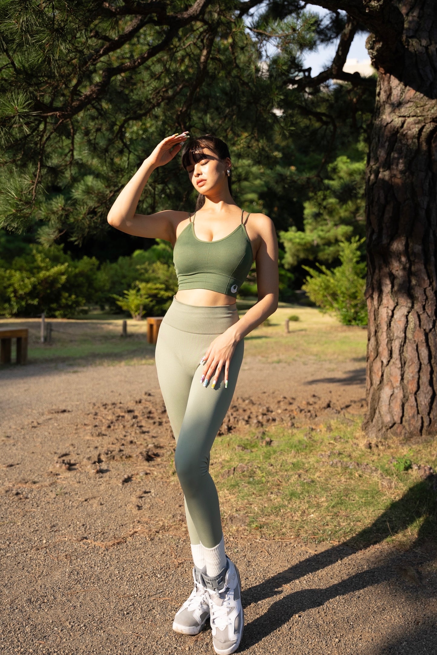 Beautiful  butt leggings long 
(with seamless T back) - 10 colors -