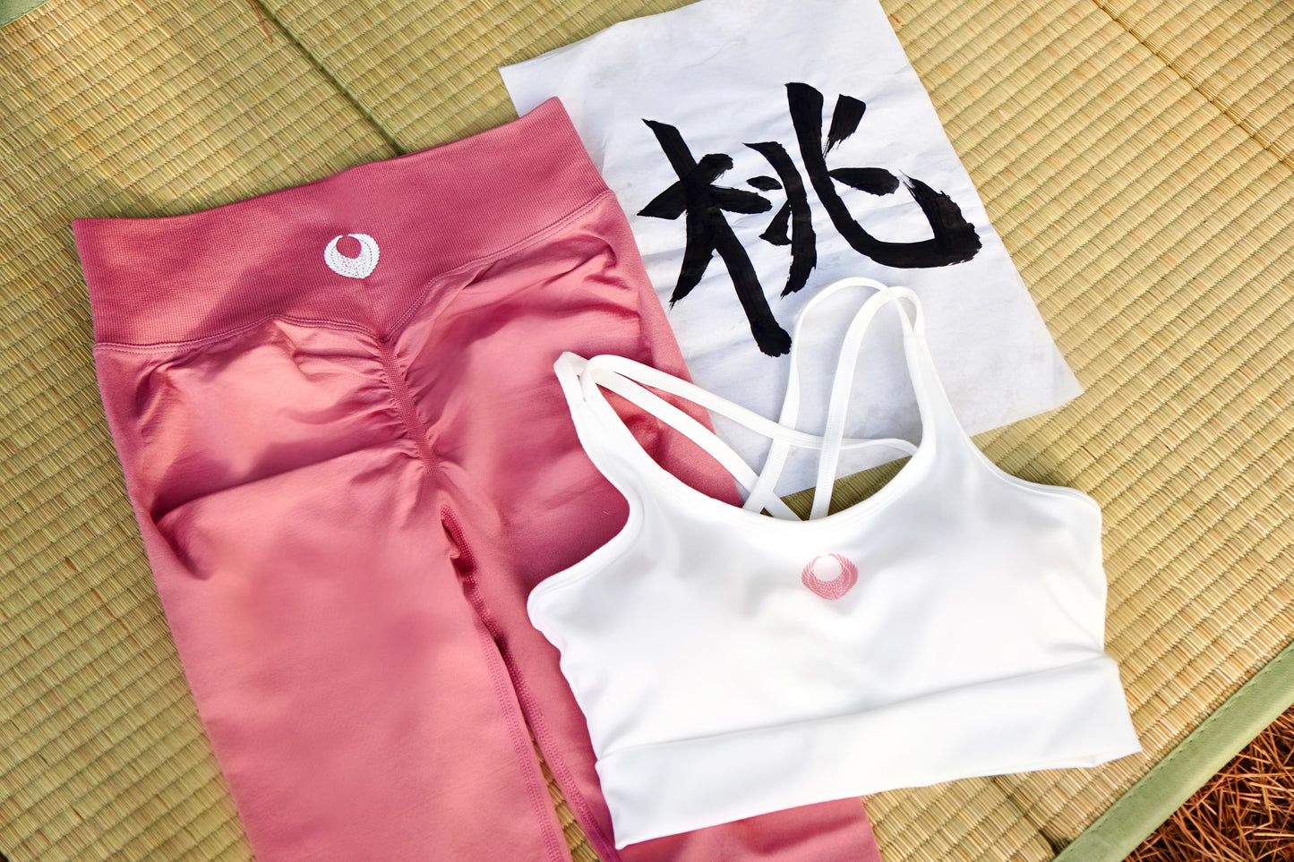 - 4ウェイ バストアップ 吸水/速乾 ブラトップ ( プッシュアップパット付き◎取り外し可能 ) 4WAY PUSH UP BRA TOPS - 11色