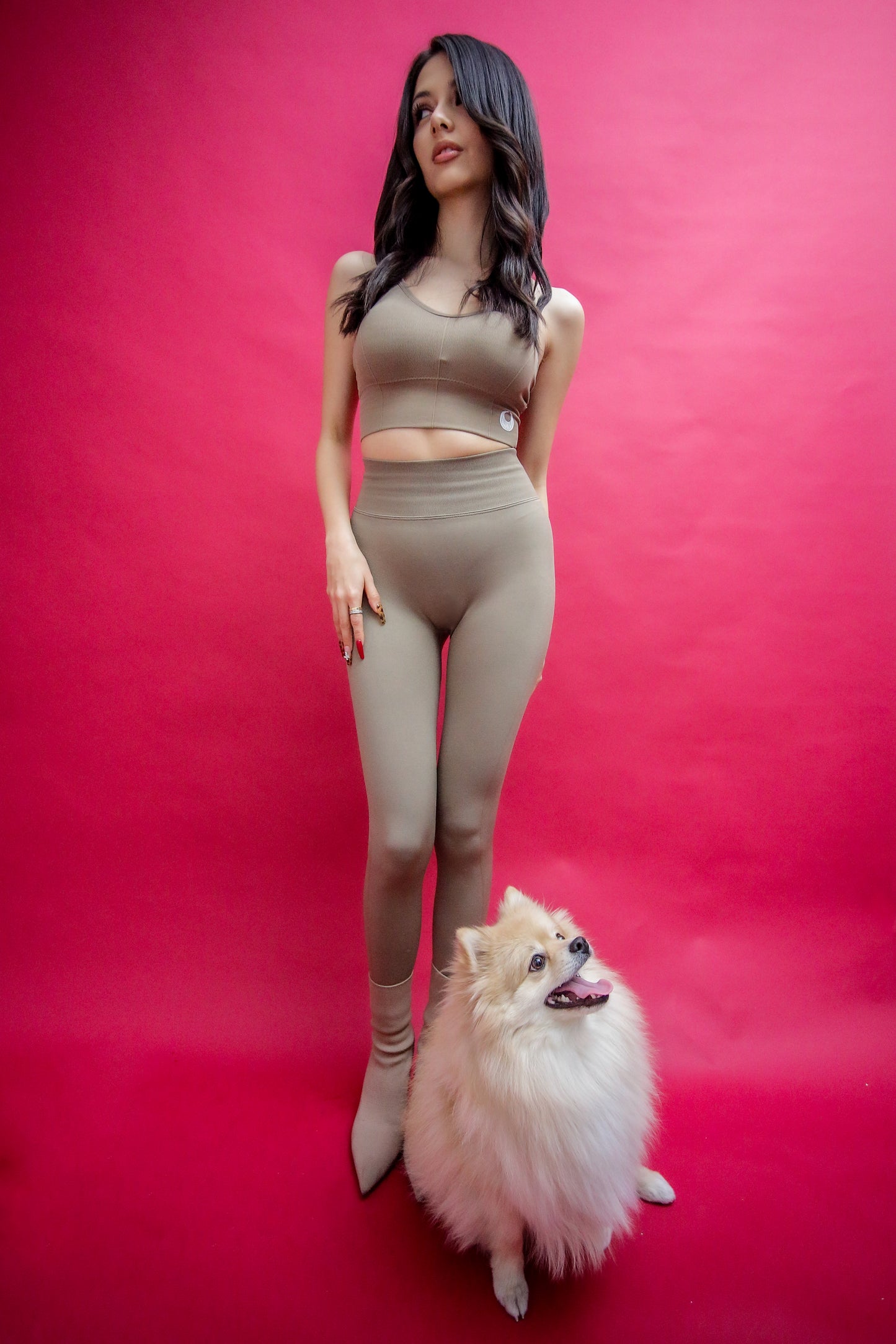Beautiful  butt leggings long 
(with seamless T back) - 10 colors -