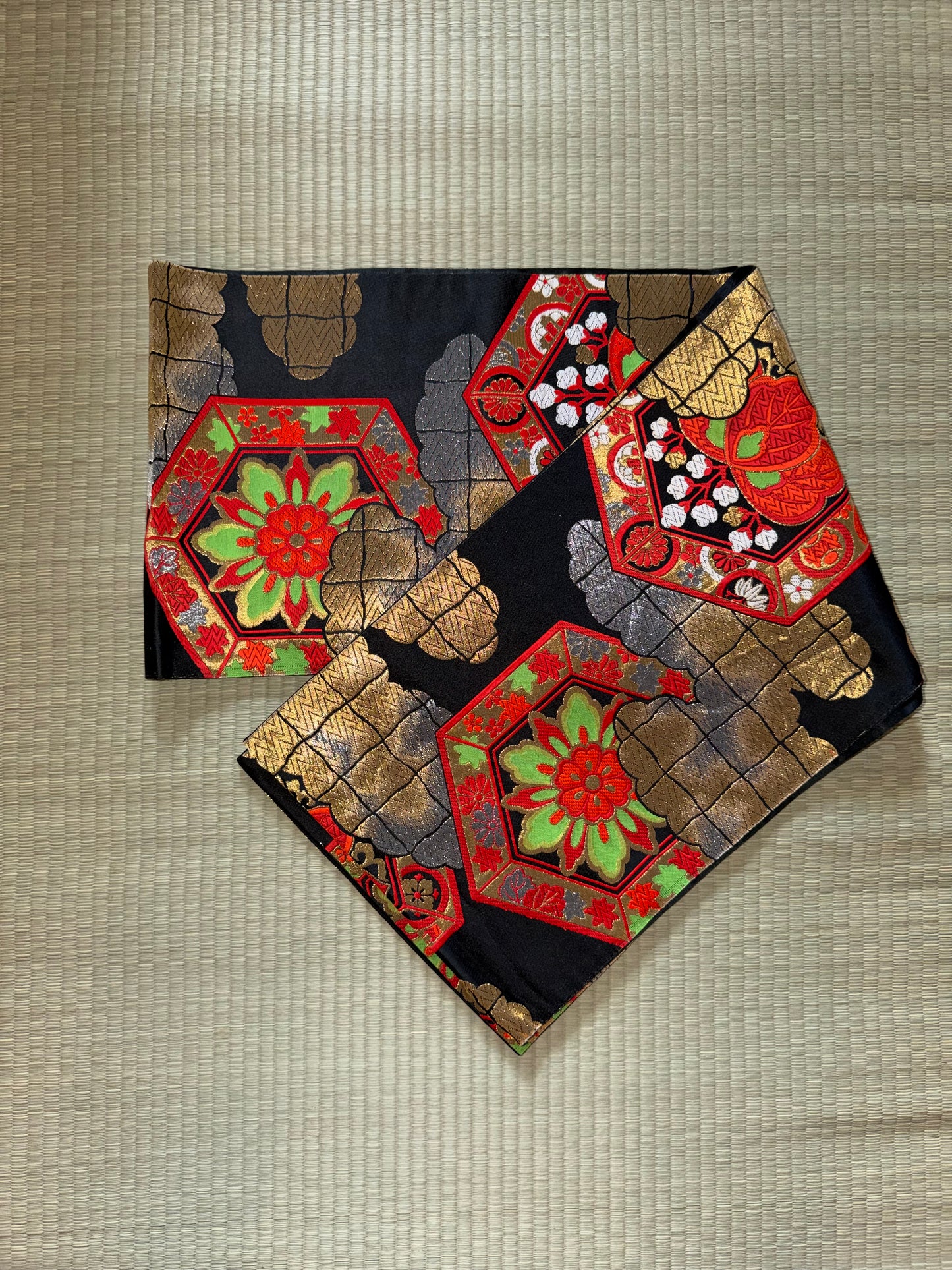 Obi Statement Shoulder Bag / 亀甲菊花文様 - Kikko Kiku Kamonyo -