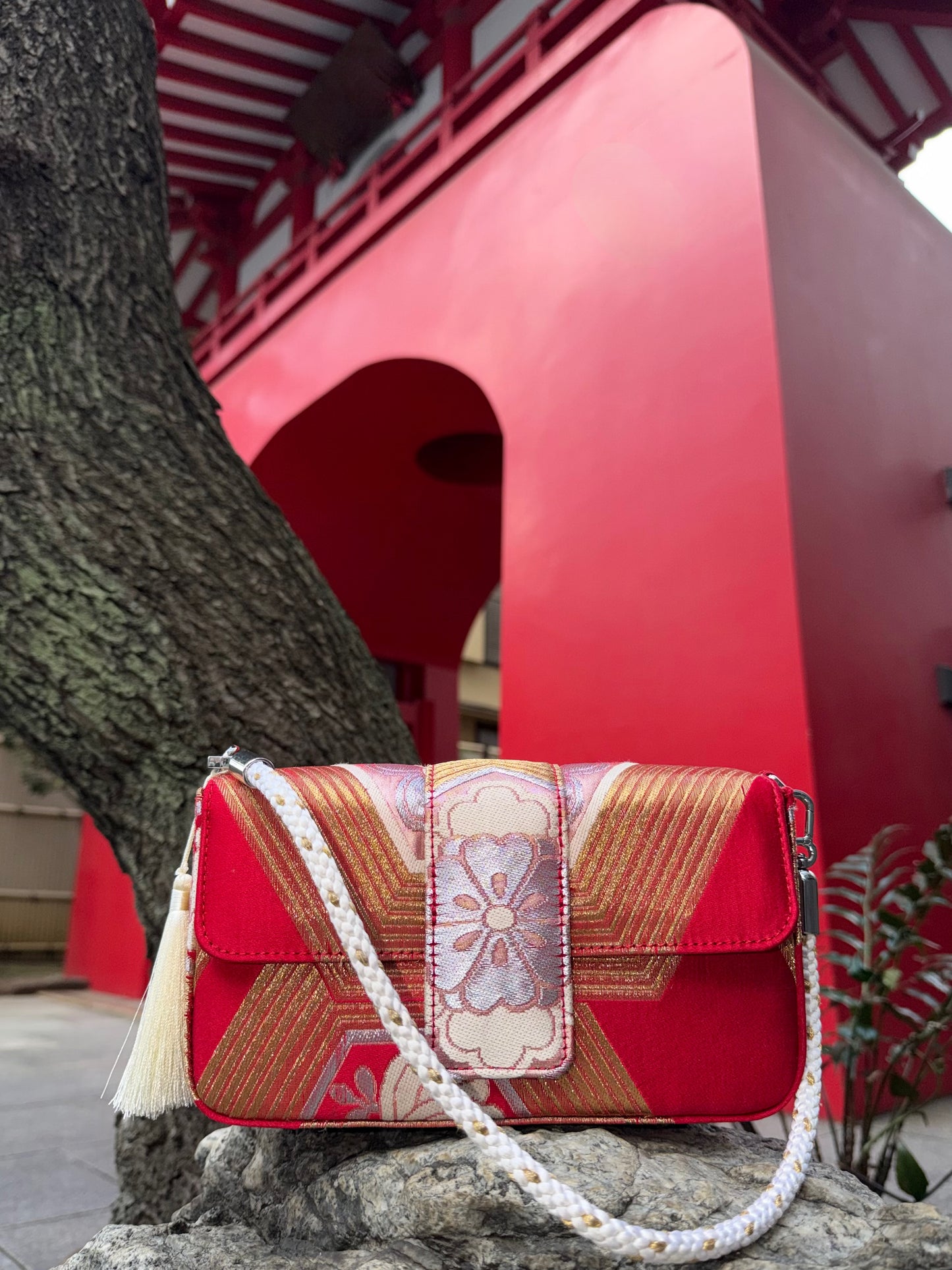 Obi Statement Shoulder Bag / 亀甲花文深紅 - Kikko Kamon Deep Red -